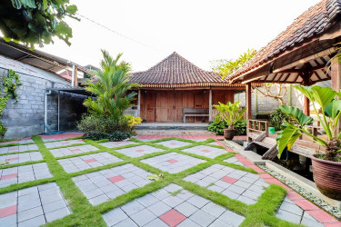 rekomendasi-homestay-di-jogja-joglo-jec